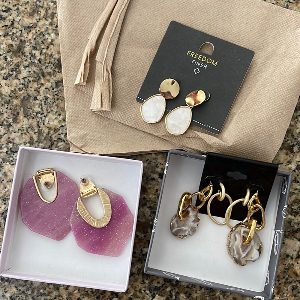 Sets of earrings
